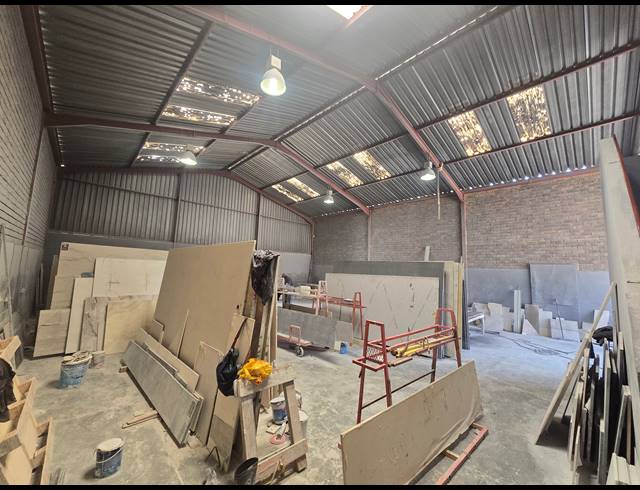 264M² WAREHOUSE TO LET IN ANDERBOLT